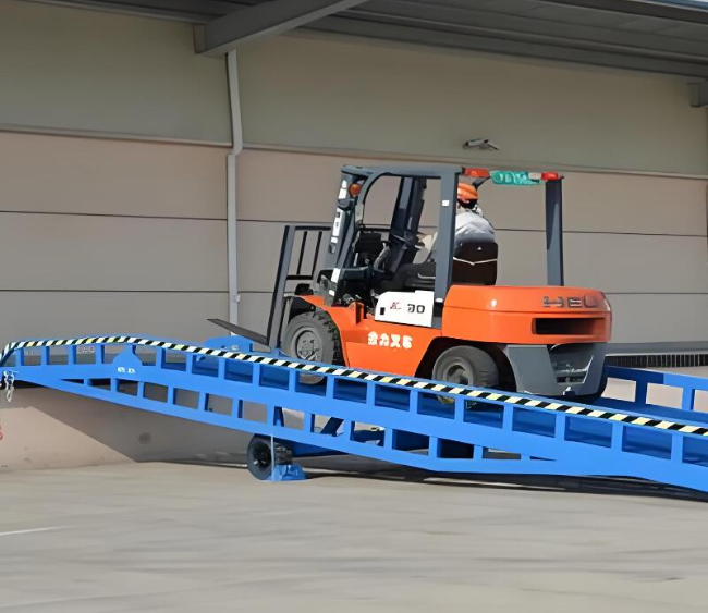 驿城移动式卸货平台（叉车用）