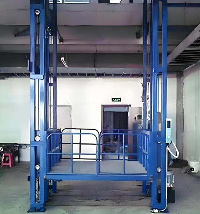 驿城导轨式升降货梯